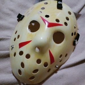 Hockey Jason Mask For kids 7 up  to Adults can wear it .where is  Jason